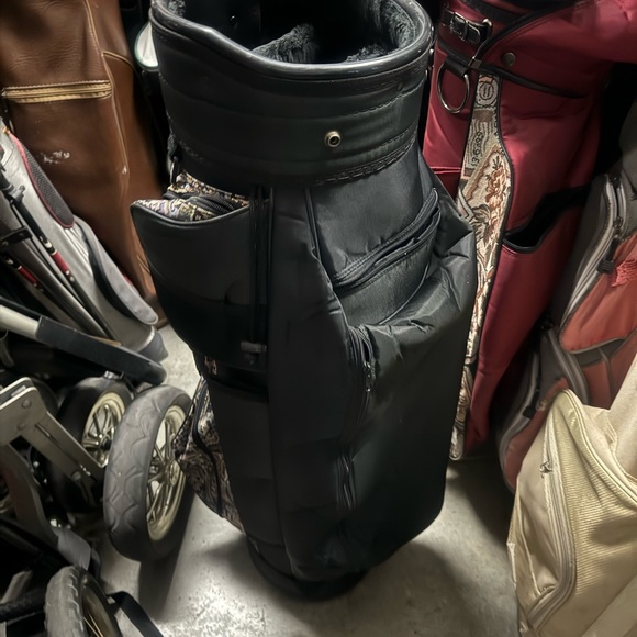 Mac Gregor Classic Golf Cart Bag 
With shoulder strap and club dividers . - Picture 1 of 11